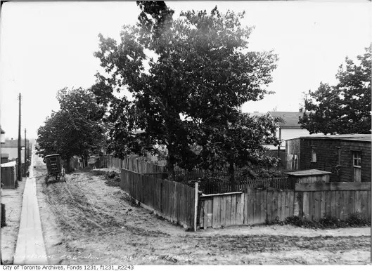 Erie Terrace (later Craven Rd.) June 16, 1916. Unidentified intersection