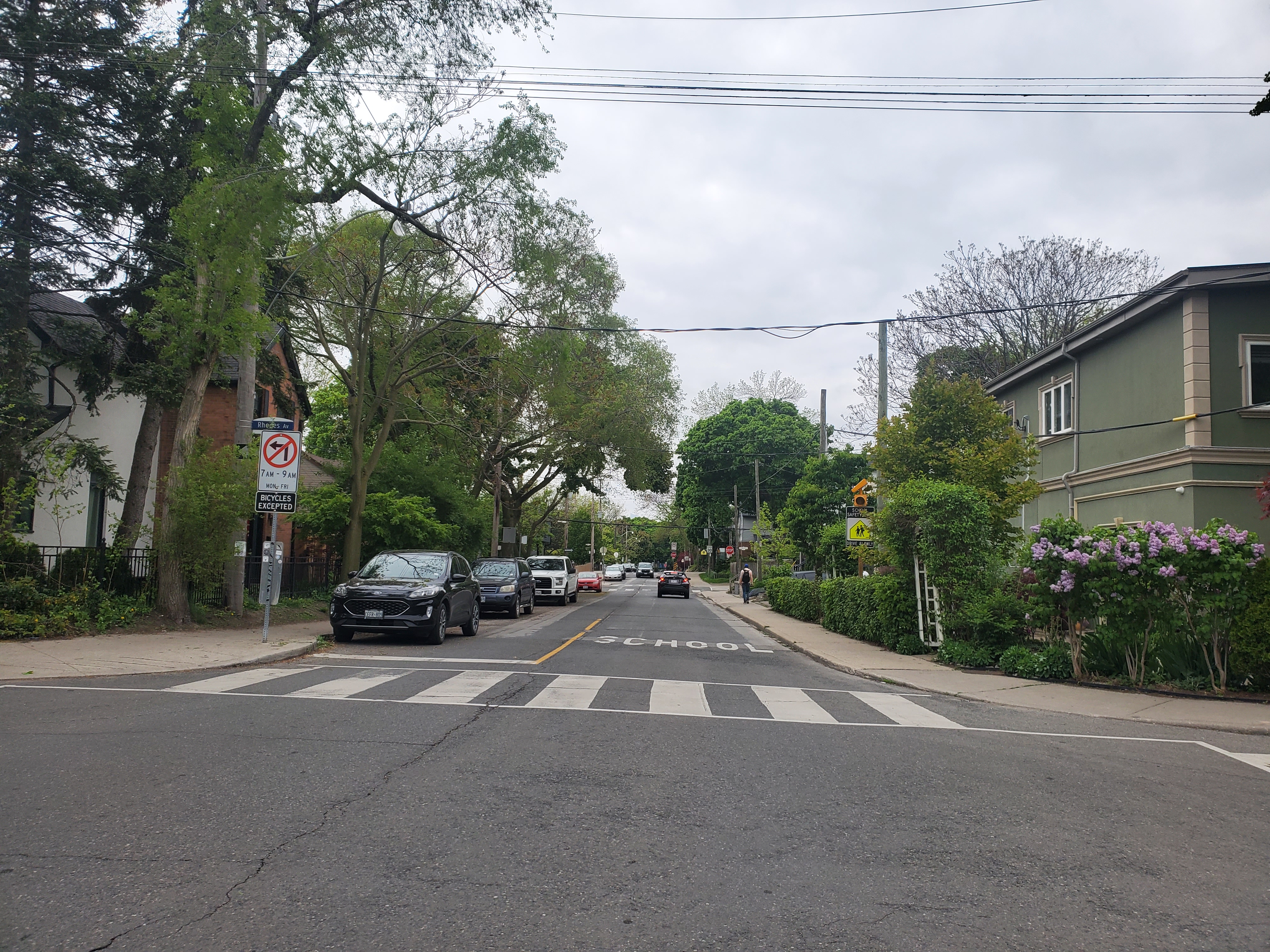 Fairford Avenue at Rhodes