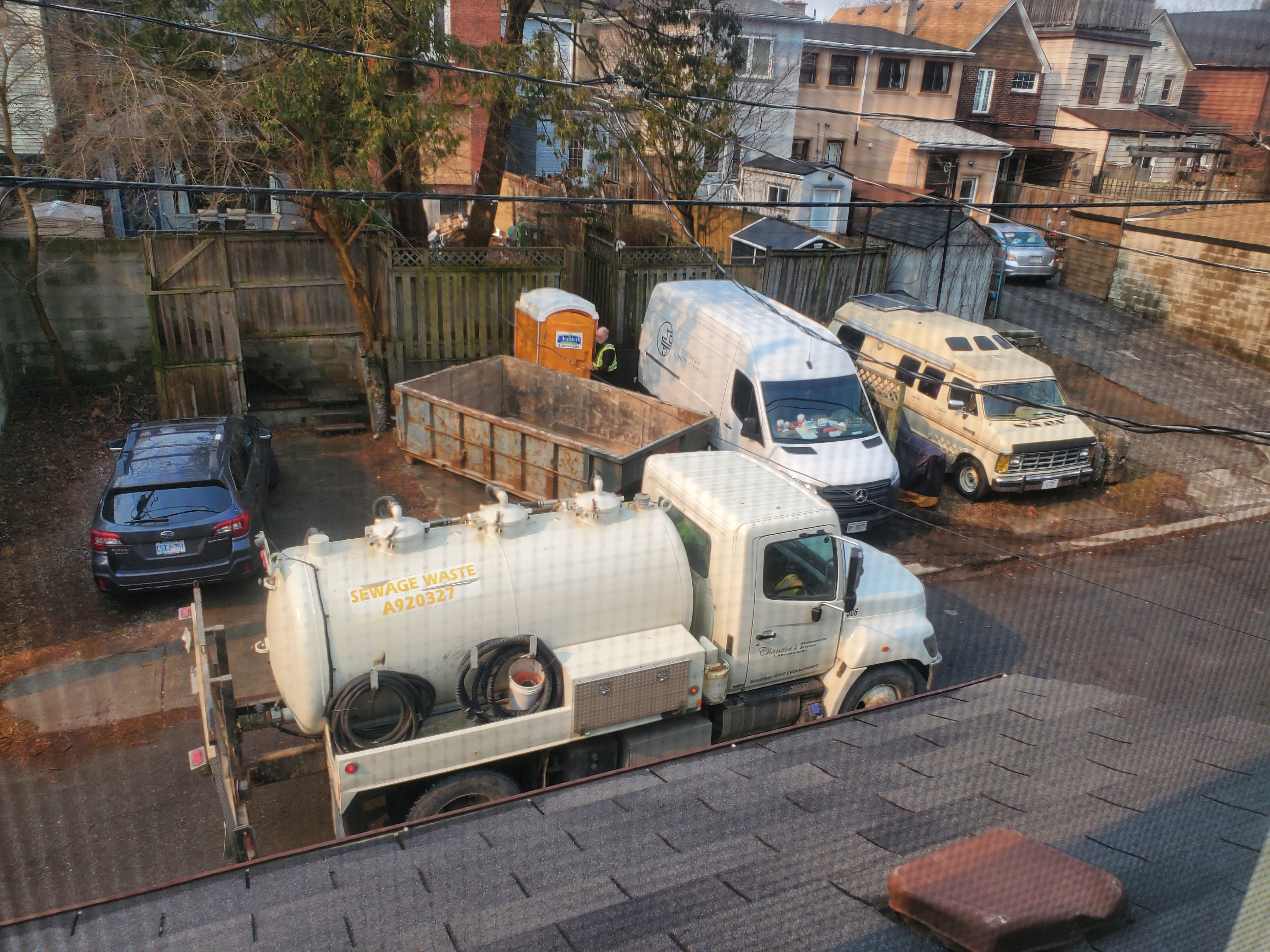 How narrow is Craven Road