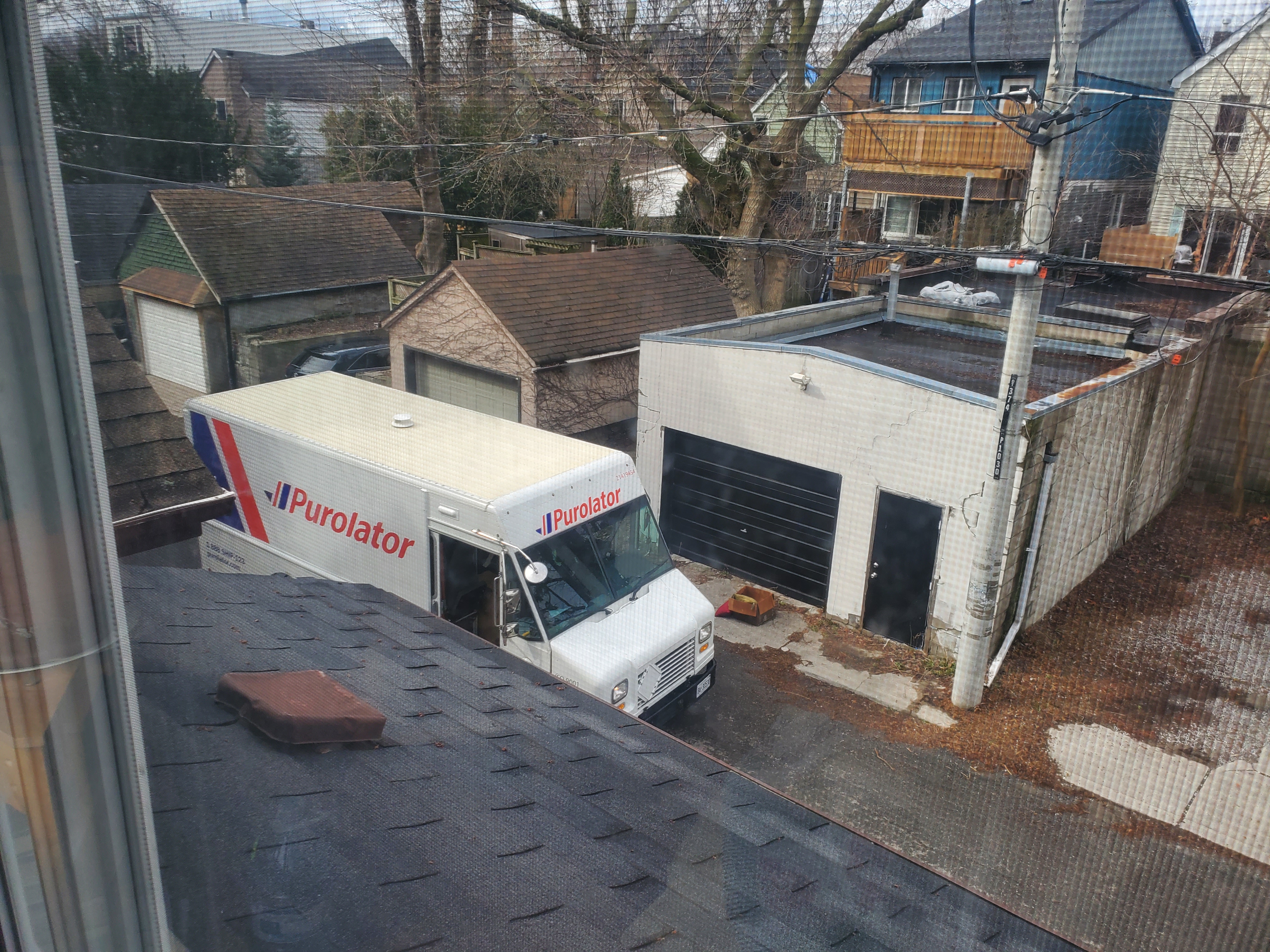 Tight roadway Craven north