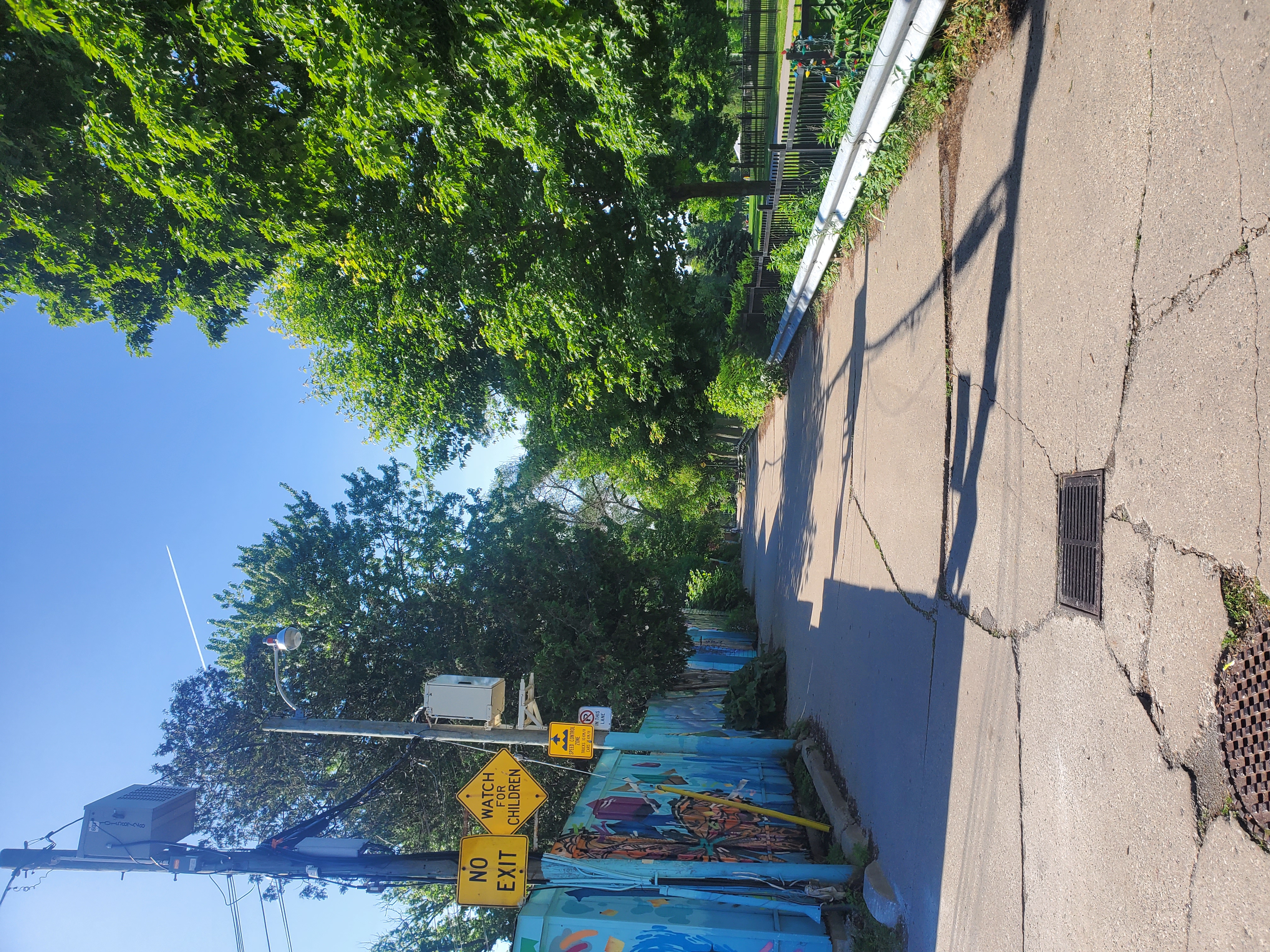 Laneway along Feldstead park